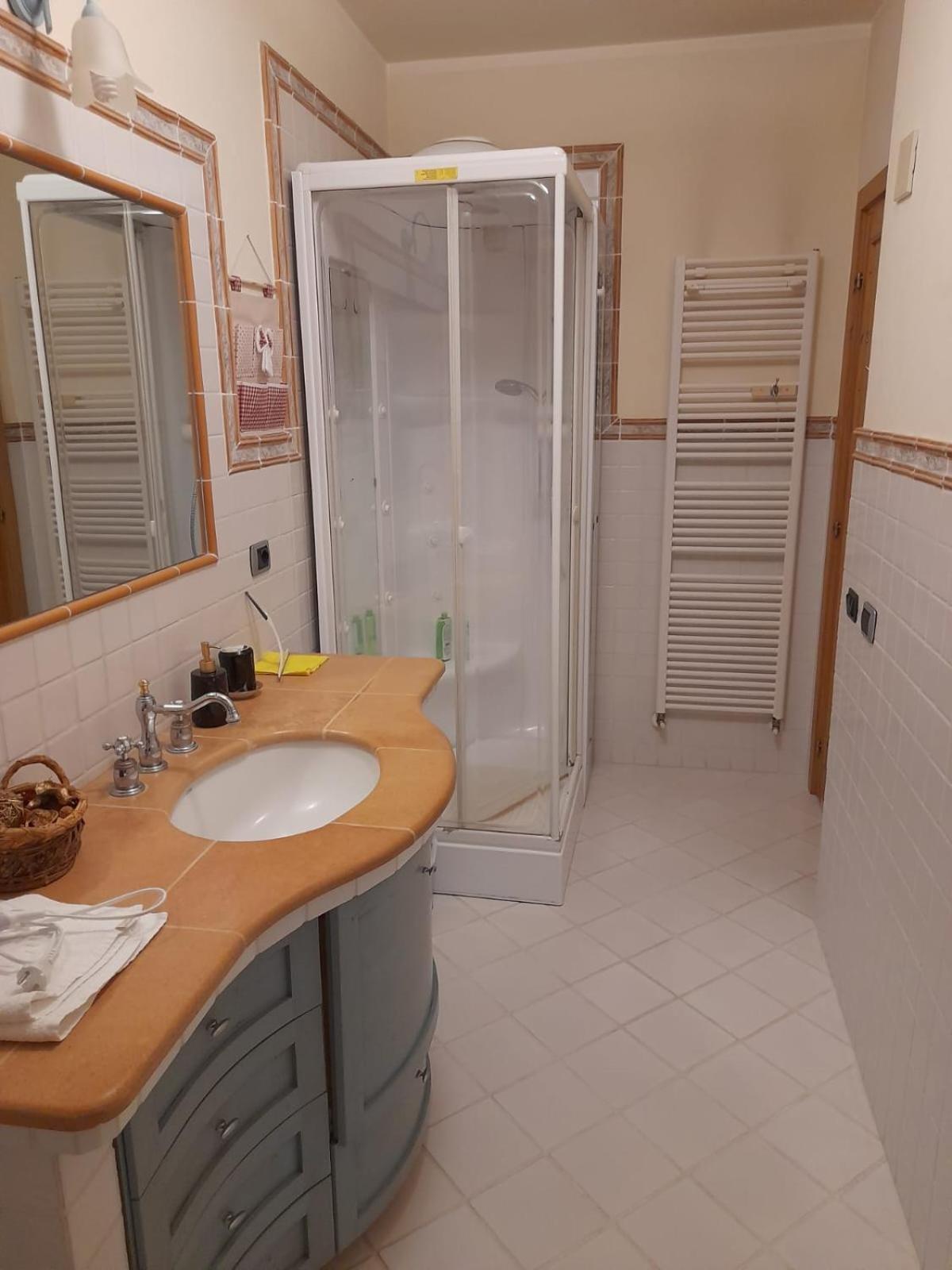 Casa Palombara - Baschi Apartment Luaran gambar